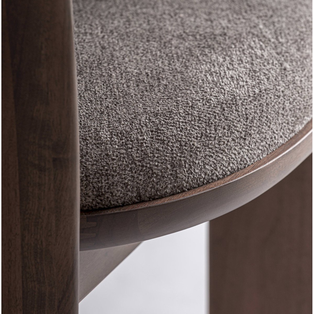 Chaise contemporaine tissu et bois taupe et noyer, RECOLLECTION