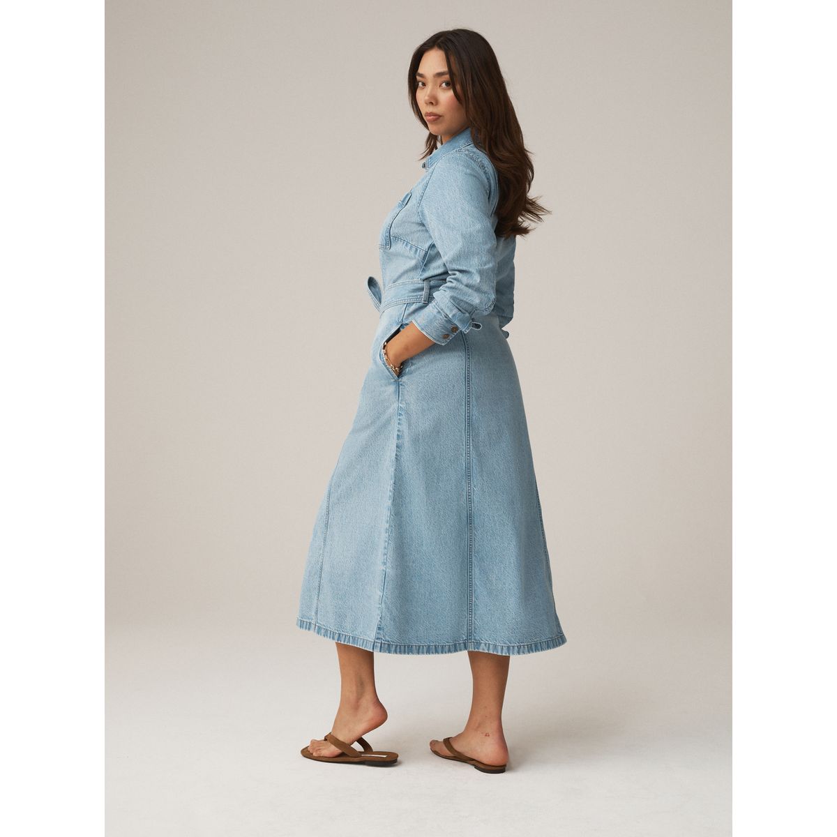Robe chemise mi-longue en denim bleach blue, NEXT