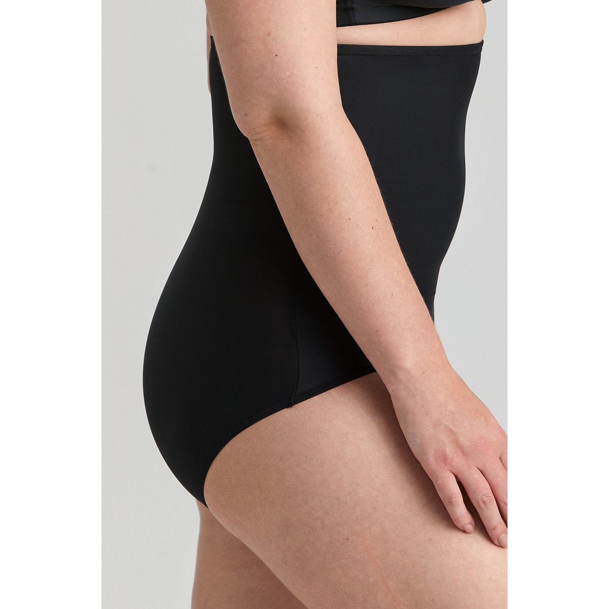 Cool Sensation Culotte Gainante Légère Avec Taille Extra Haute noir, MISS MARY OF SWEDEN