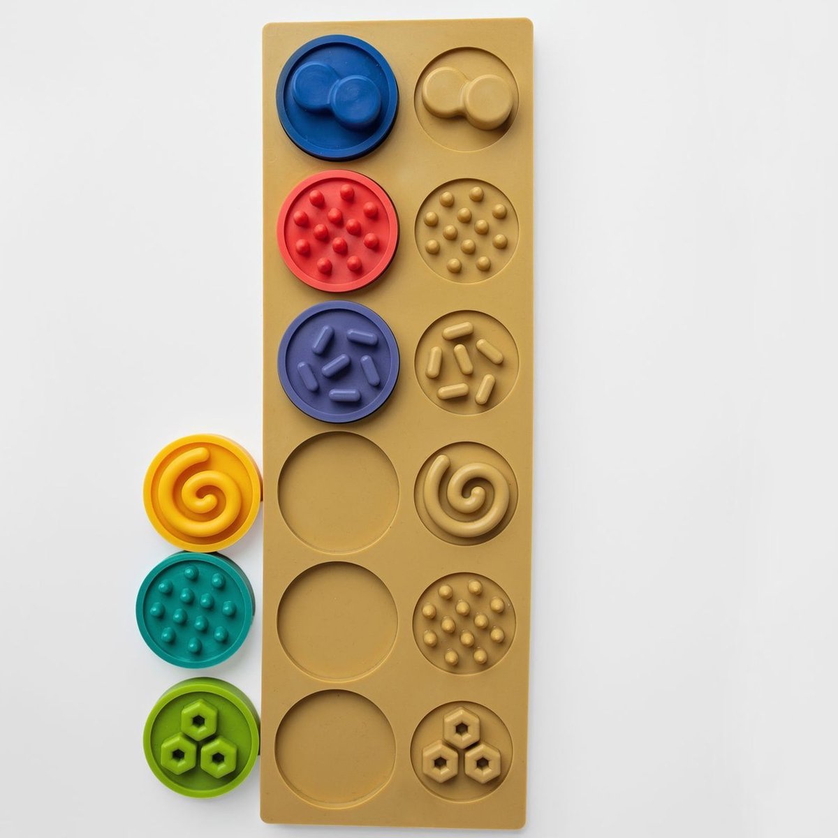 Puzzle sensoriel Montessori XL – Formes tactiles à associer SENSO multicolore, SEVIRA KIDS