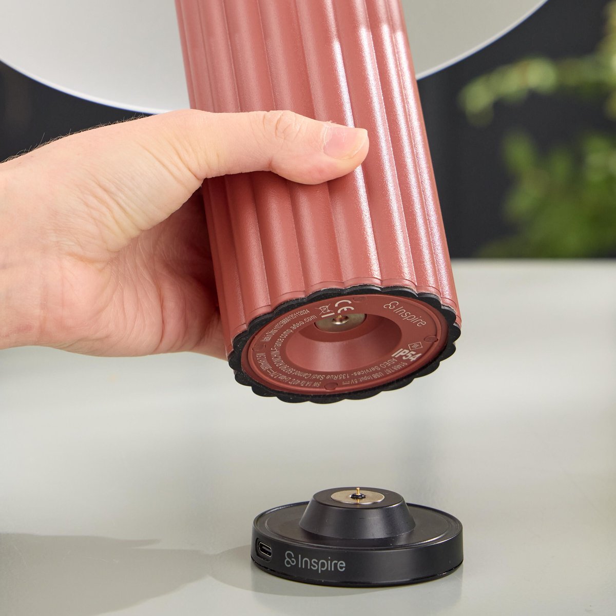Lampe solaire 400 Lumen, DORIA rouge, INSPIRE