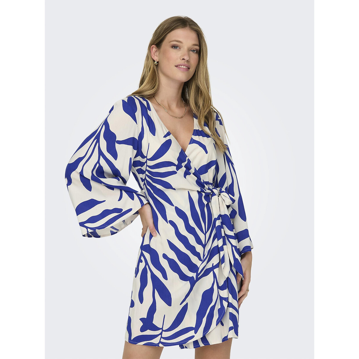 Robe portefeuille imprimée blanc/bleu, JDY