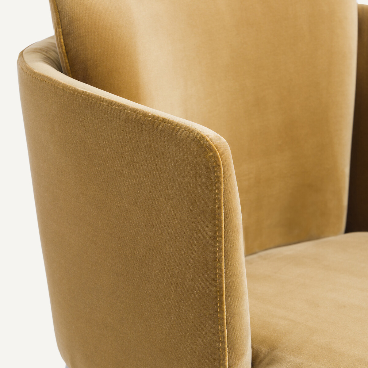Fluwelen tafelfauteuil met walnoten poten Jabote mosterd, AM.PM
