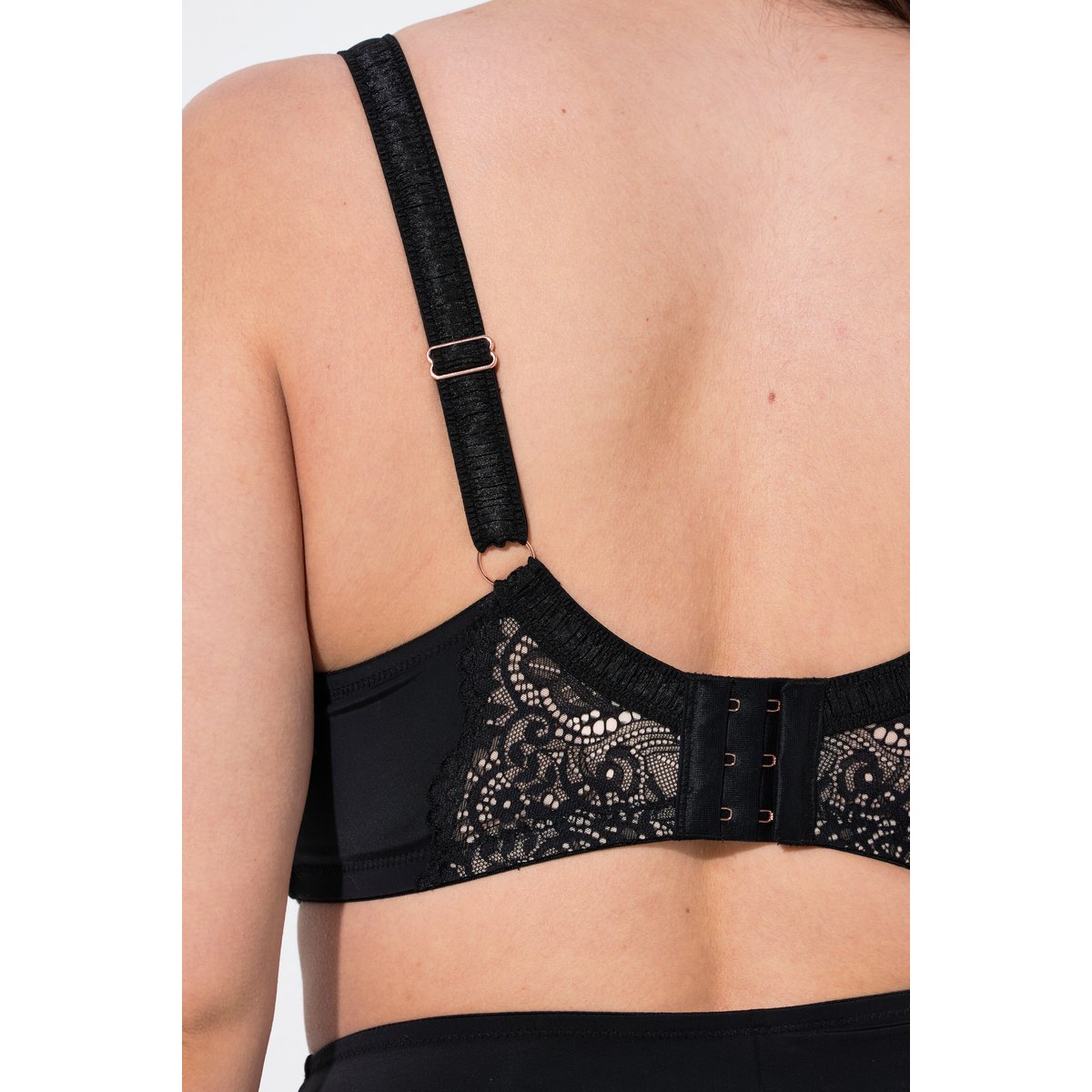 Soutien-gorge à armatures noir, ULLA POPKEN