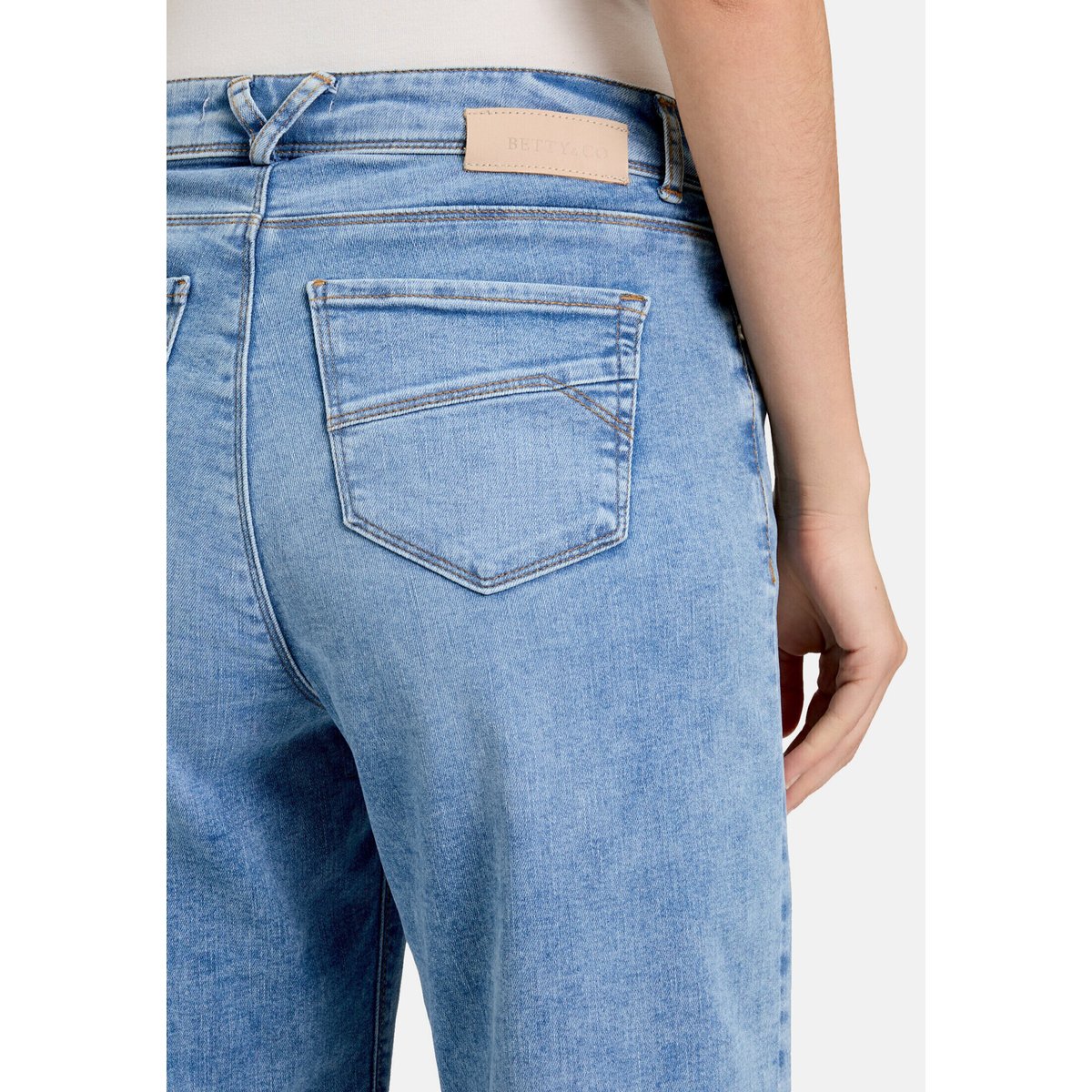 Jean taille haute à jambes larges light blue denim, BETTY & CO