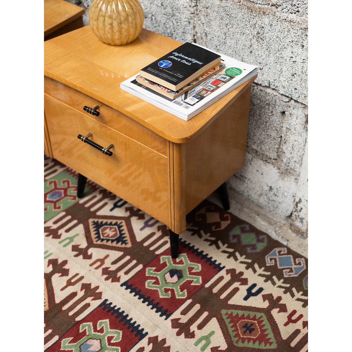 Paire de tables de chevets Maïa N°1528 - Bon état bois clair, DEBONGOUT