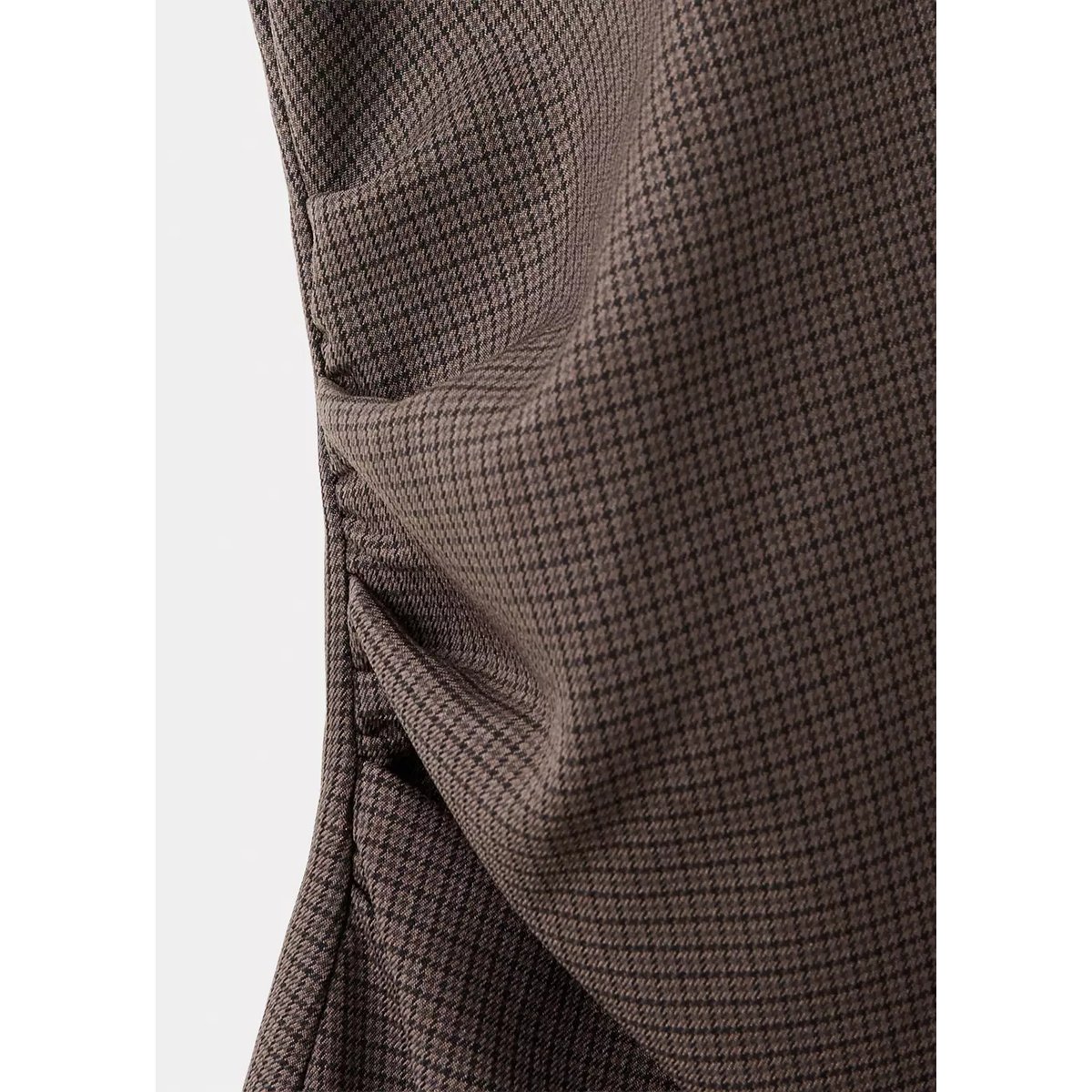 Robe à motif pied-de-poule froncée marron, MANGO