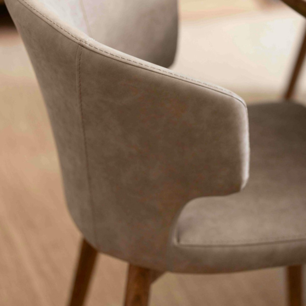 Chaise salle à manger taupe à pieds bois (lot de 2) KYOTO bois naturel, PIER IMPORT
