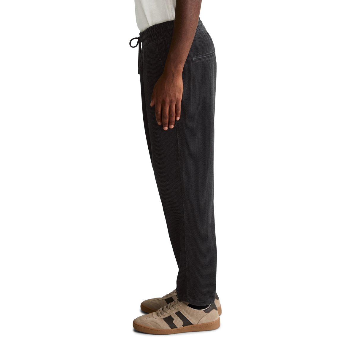 Pantalon en velours côtelé modèle Viggo, coupe décontractée et longueur raccourcie en pur coton biologique gris, MARC O’POLO DENIM