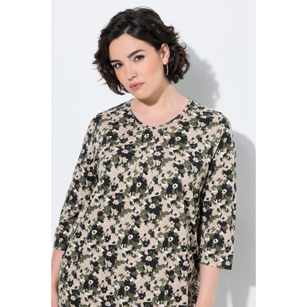 T-shirt à fleurs, plis fantaisie gris olive, ULLA POPKEN