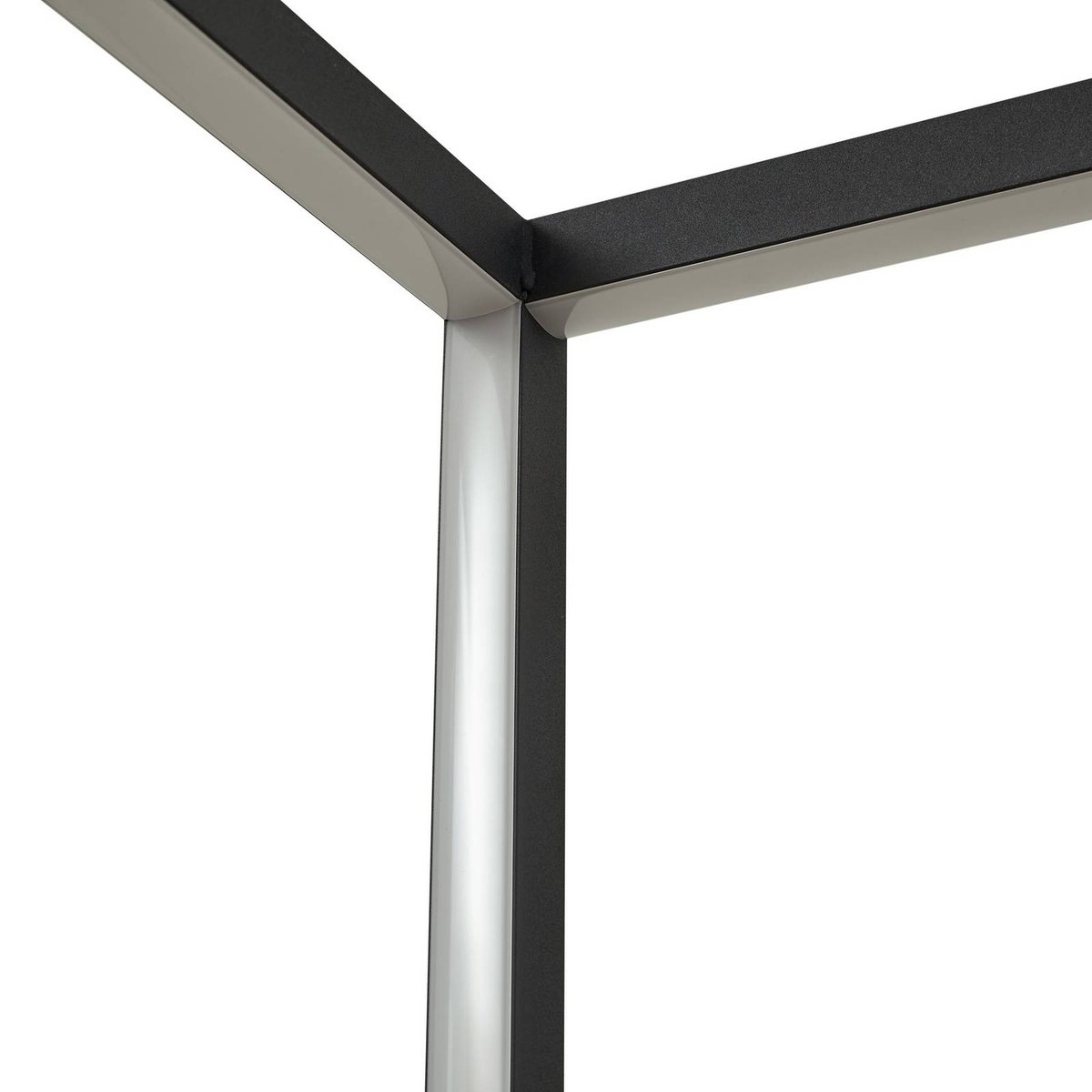 Lampadaire en métal moderneLED, Birta noir, LINDBY