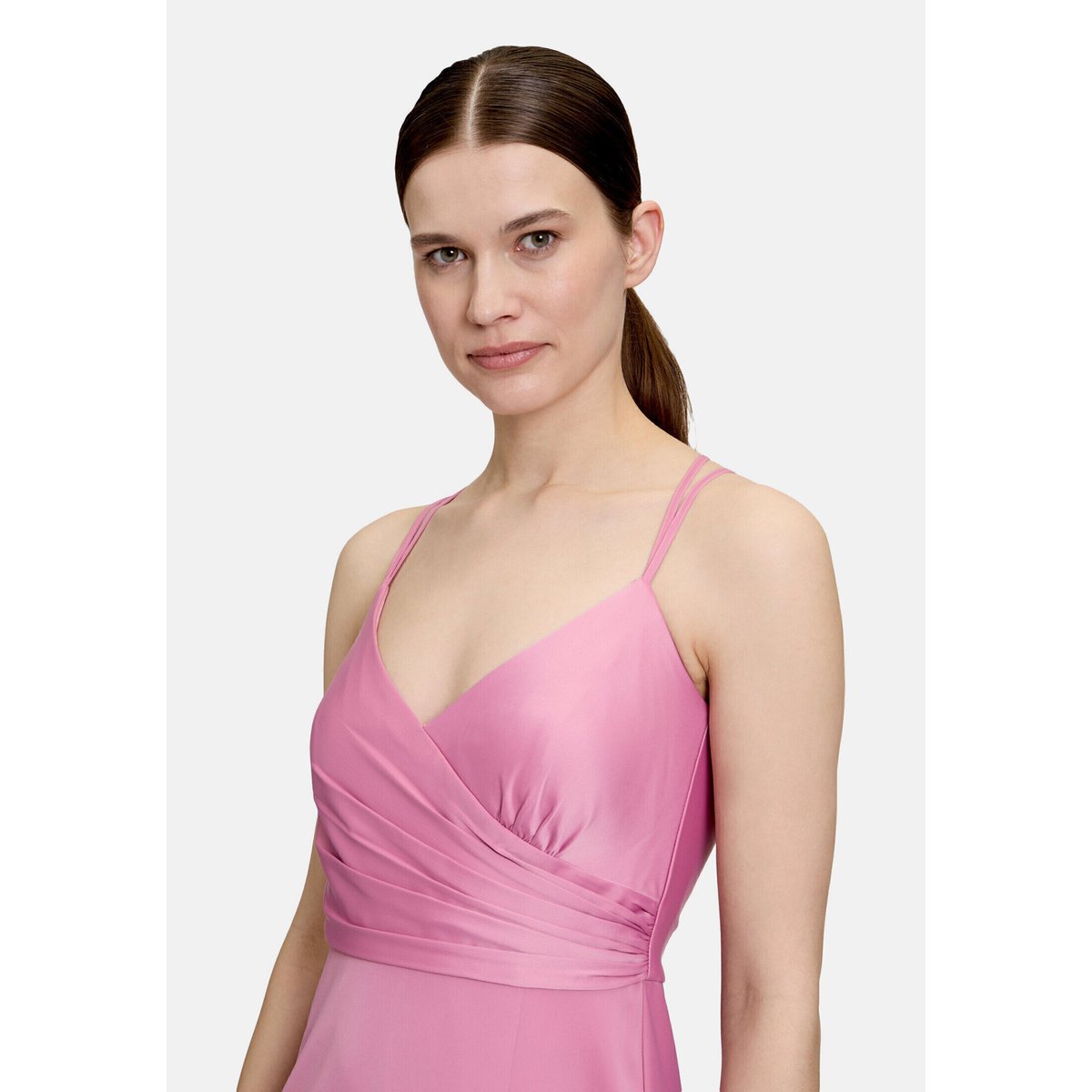 Robe de soirée à encolure en v perfect rose, VERA MONT