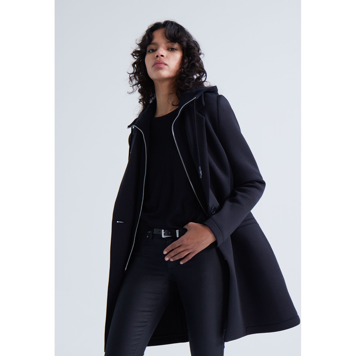 Manteau mi-long en néoprène capuche amovible noir, IKKS