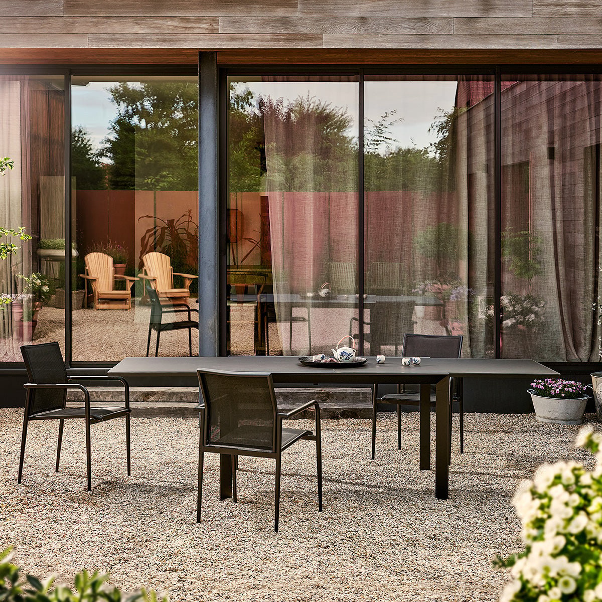 Table de jardin en aluminium noir extensible 6/10 pers. BASALT noir, BERAH GETAH