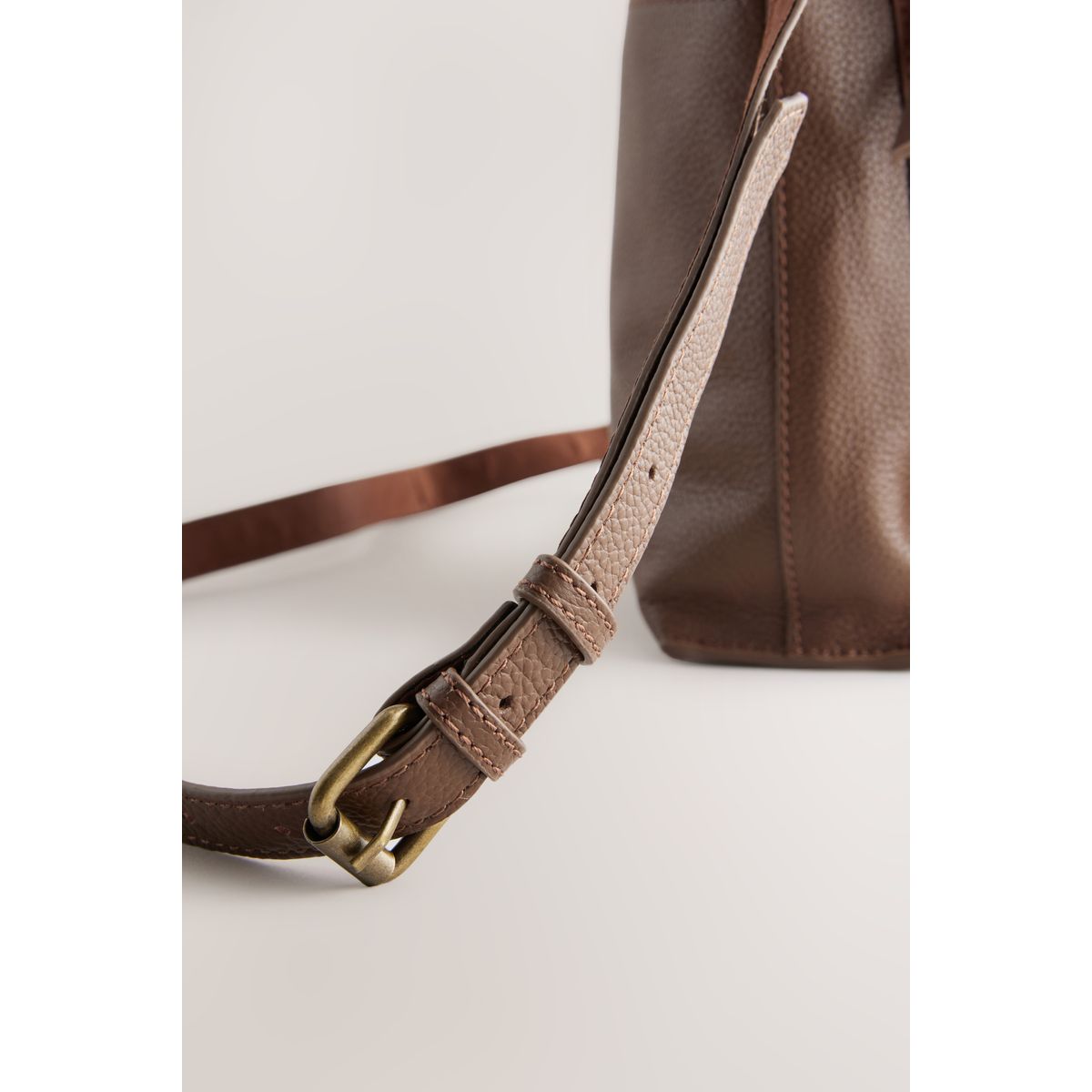 Besace marron fauve, NEXT