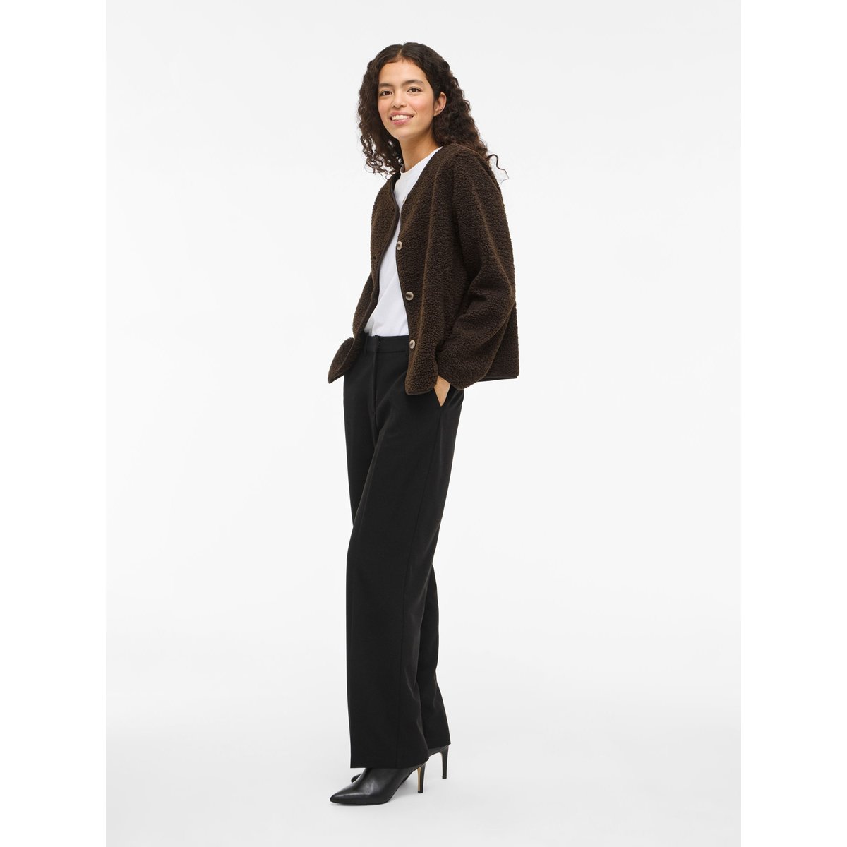 Manteau court en sherpa coffee bean, VILA