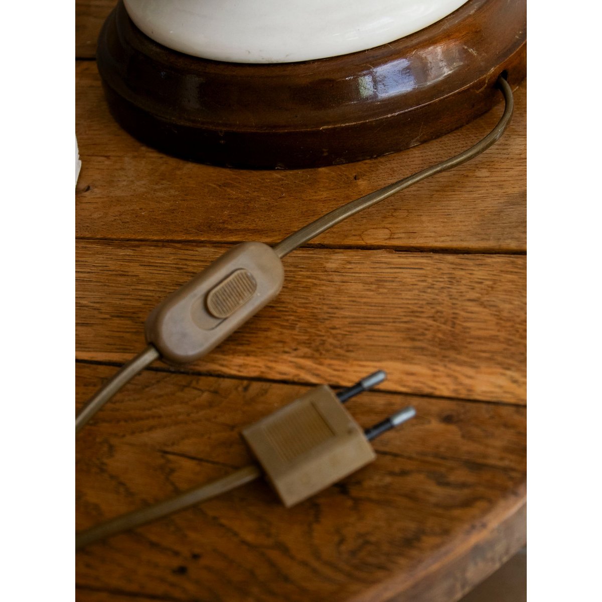 Grande lampe en céramique Suzanne N°649 - Bon état beige, DEBONGOUT
