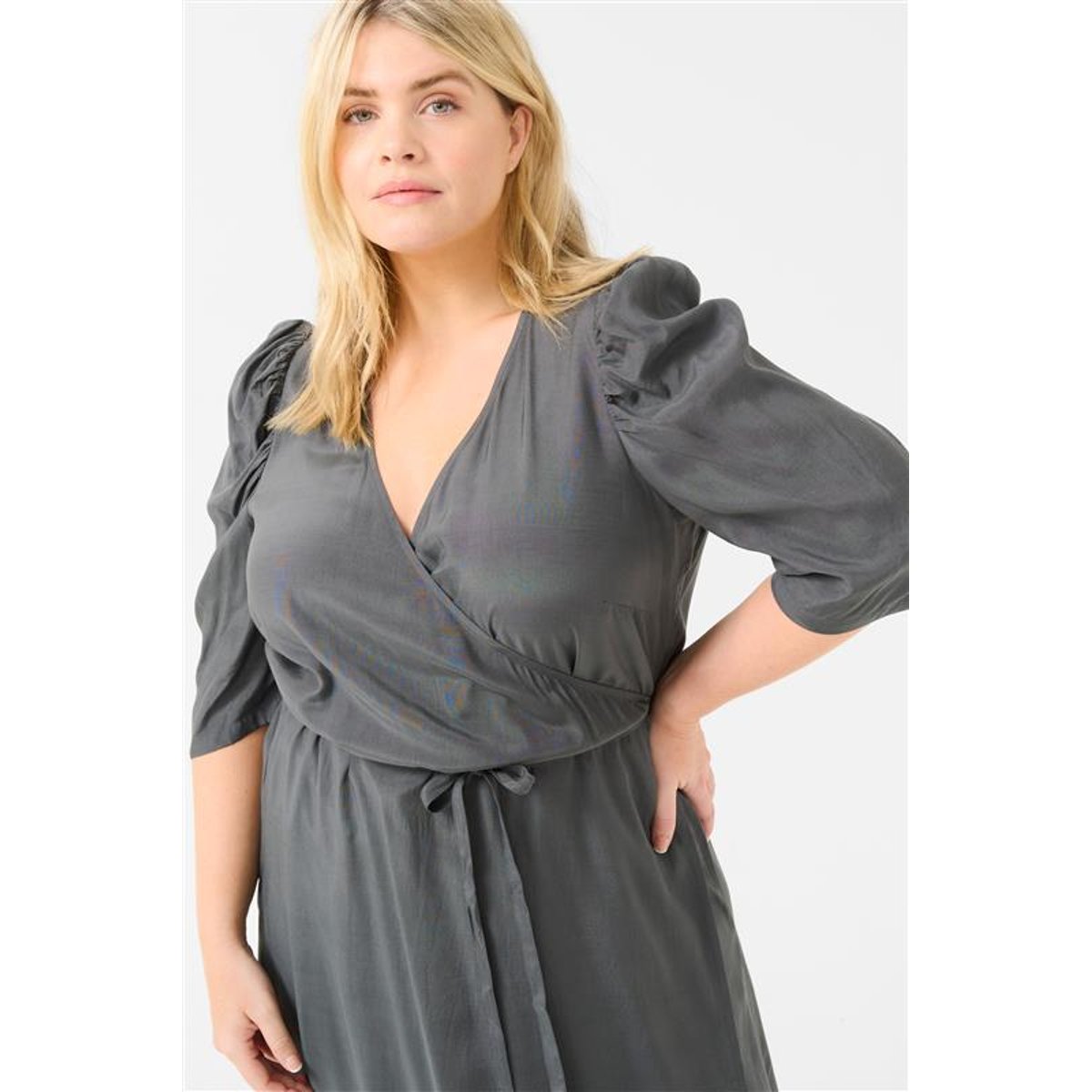 Dress noir black oyster, KAFFE CURVE