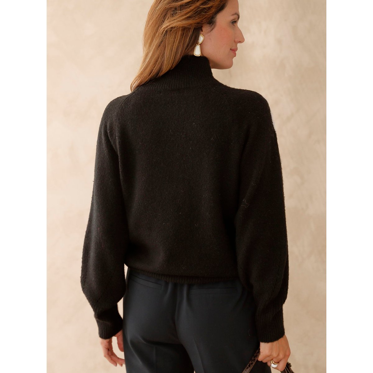 Pull col montant avec broderie noir, DAXON