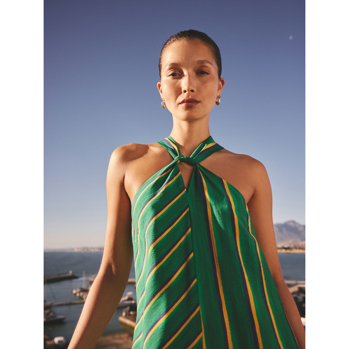 Robe mi-longue dos nu à encolure torsadée rayures vertes/jaunes, NEXT