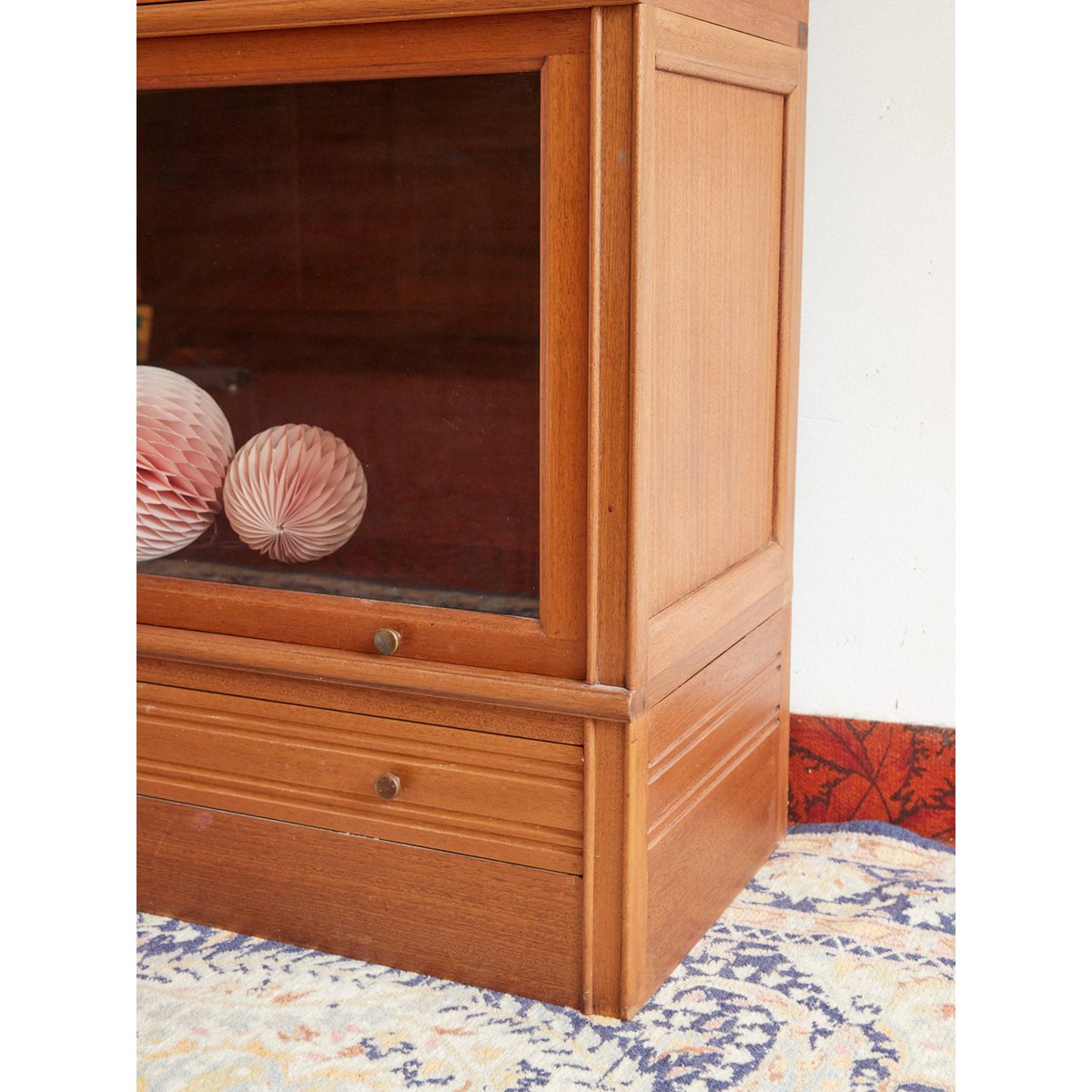Vitrine MD en bois Victoria N°1362 - Bon état bois clair, DEBONGOUT