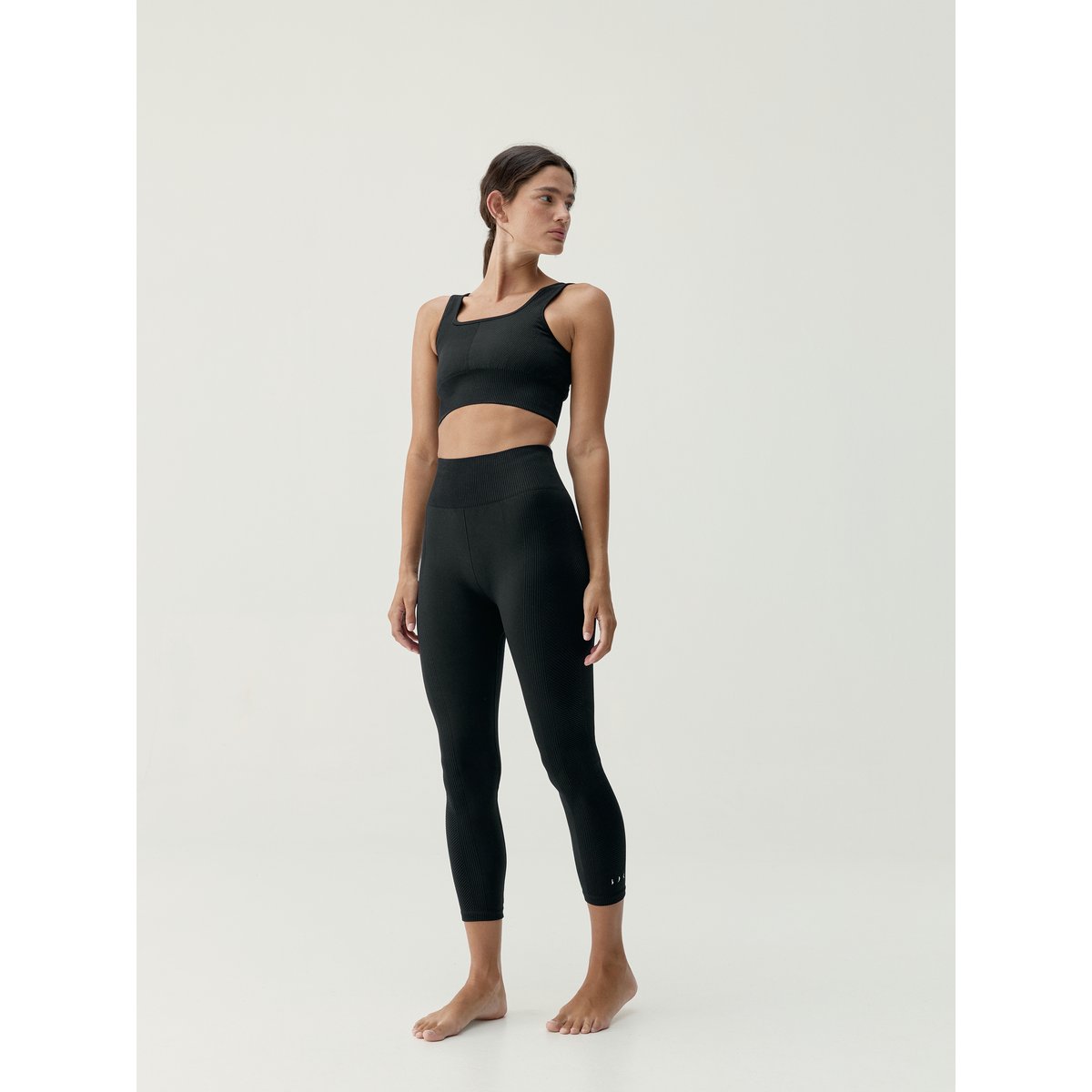 Brassière de sport femme Idara maintien élevé bretelles coussinets amovibles noir profond, BORN