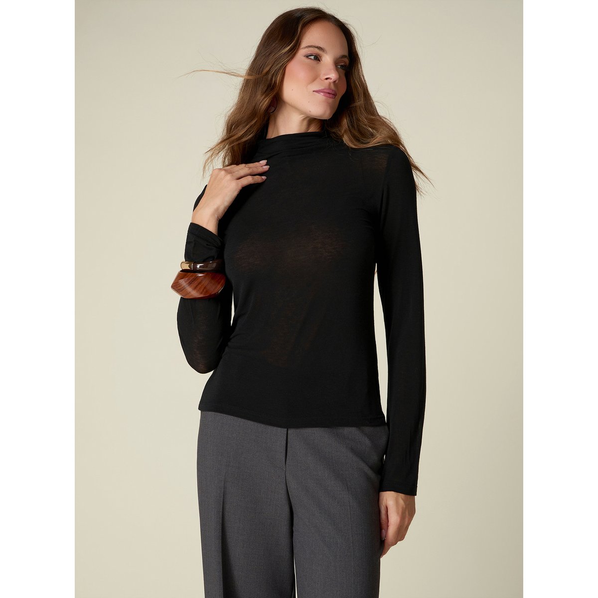 T-shirt col roulé noir, OLTRE