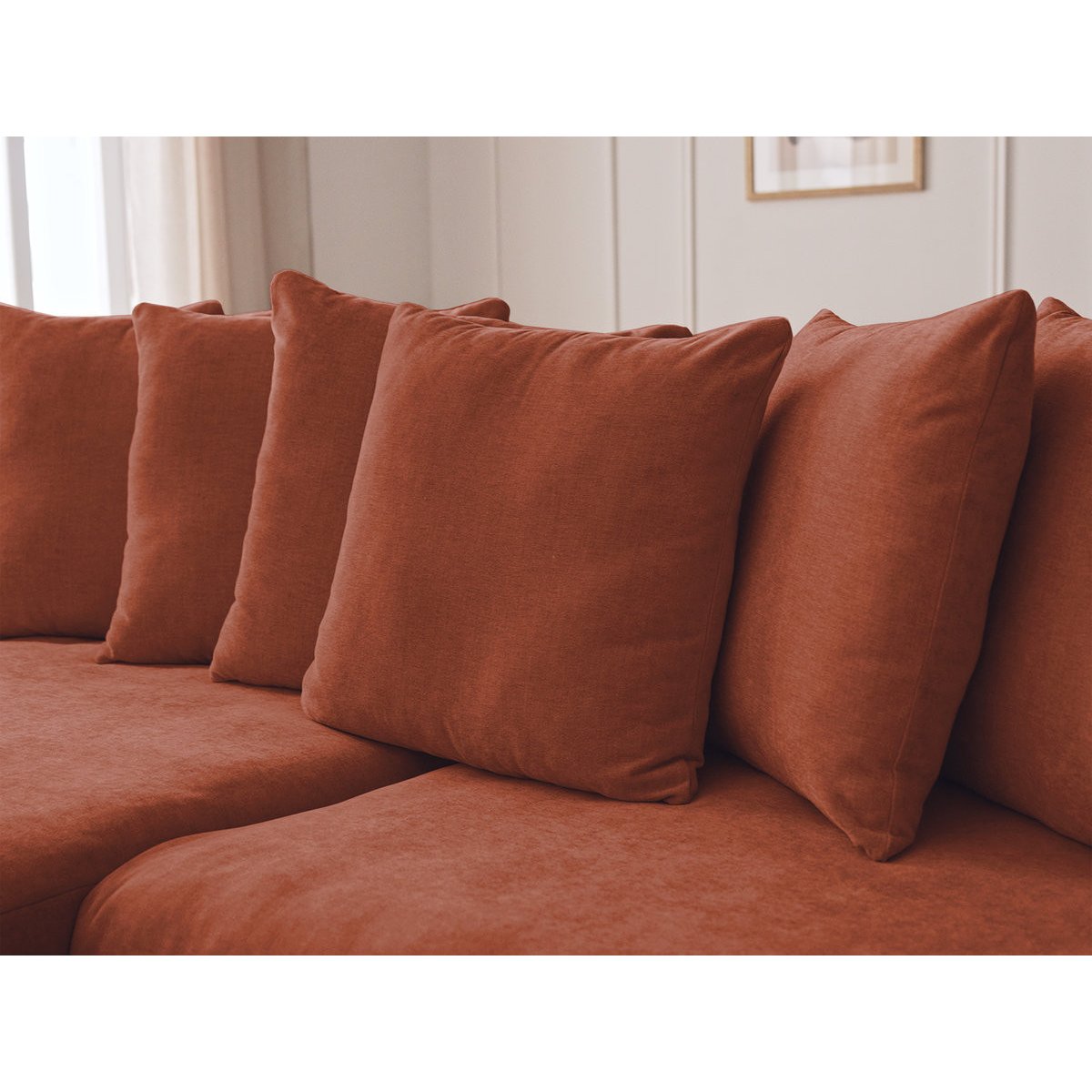 Canapé d'angle fixe 3 places en tissu lisse avec pouf, ENORE rouge, BOBOCHIC