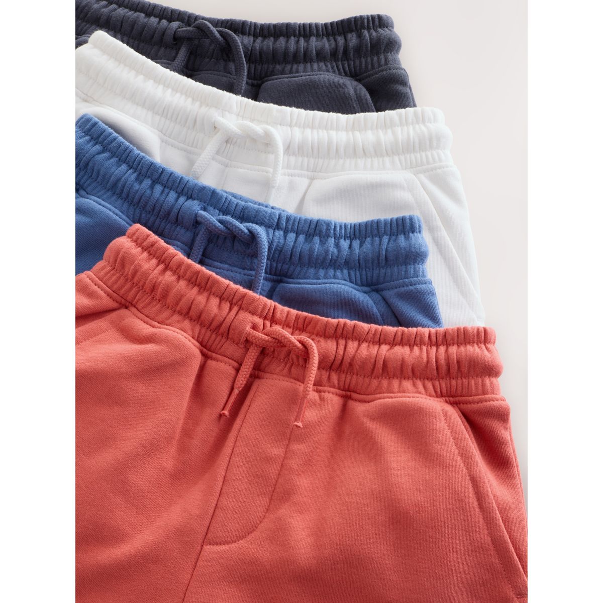 Short basic rouge/bleu/blanc/noir, NEXT