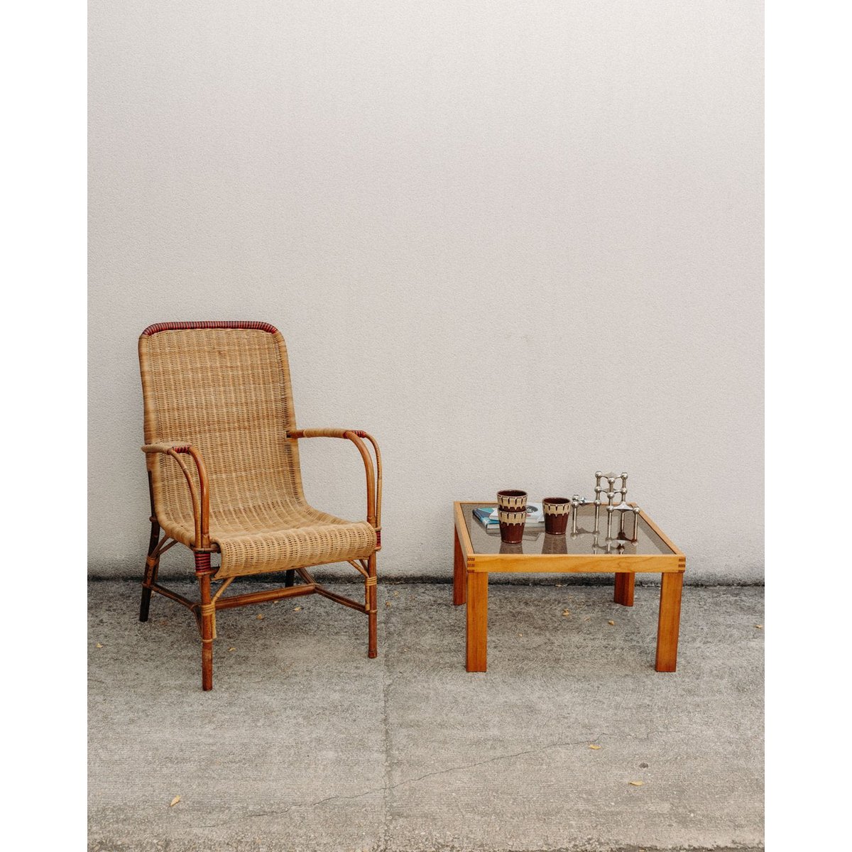 Table basse en pin massif et verre fumé Léonie N°1009 - Bon état bois clair, DEBONGOUT