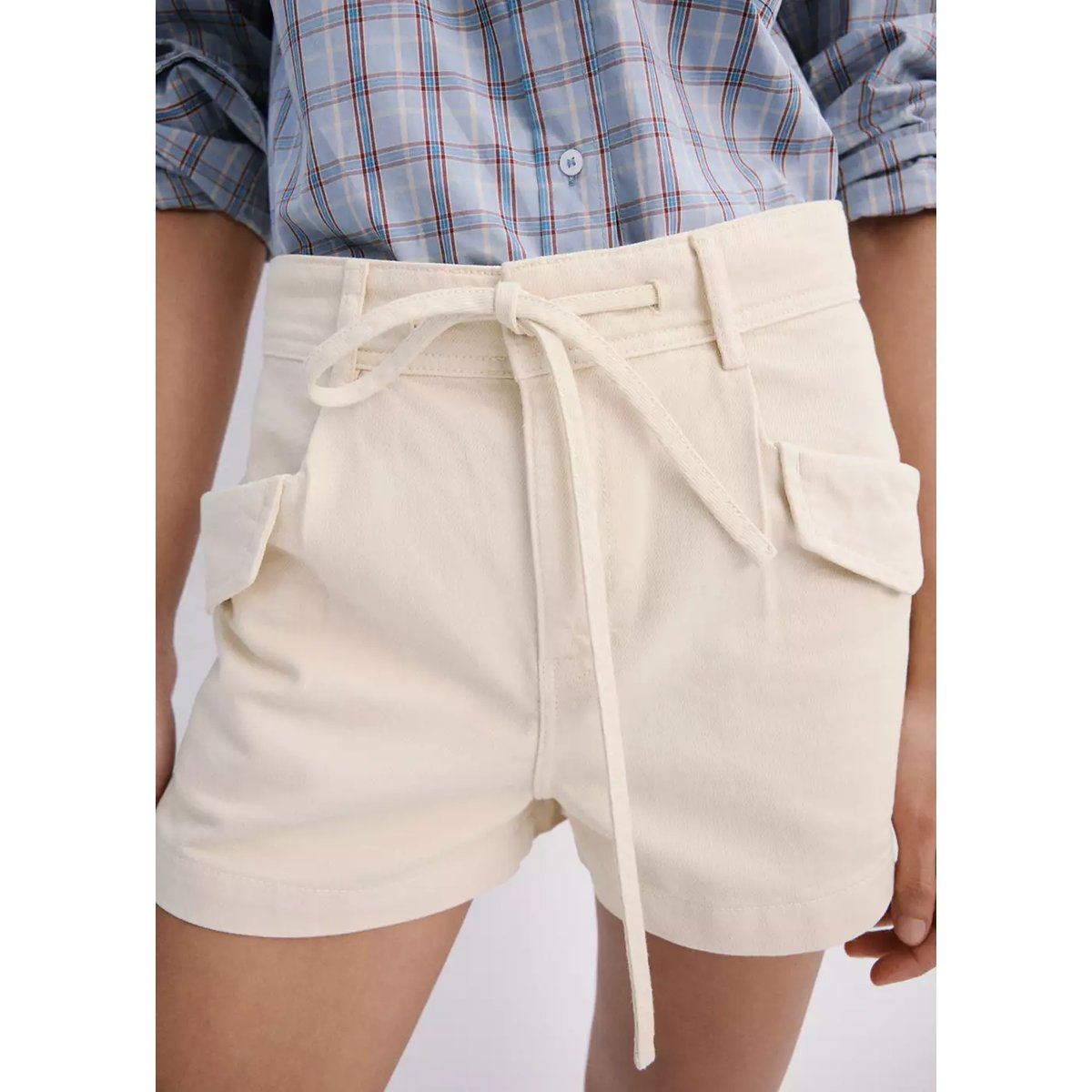 Short denim poches à revers écru, MANGO