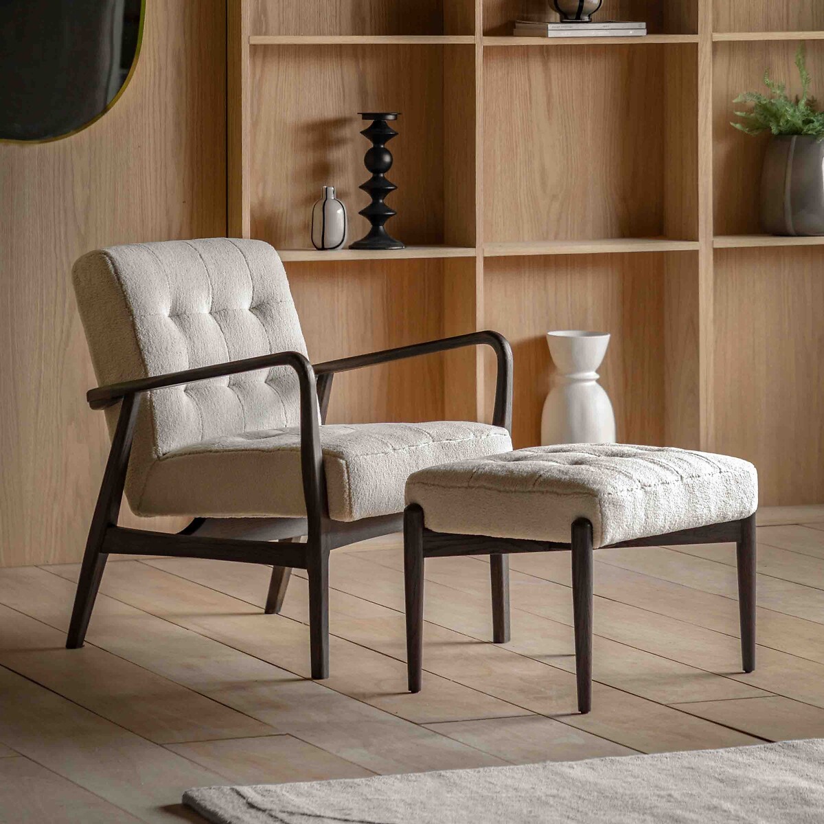 Humphrey Faux Sheepskin & Ash Wood Armchair off-white, ÉDITÉ