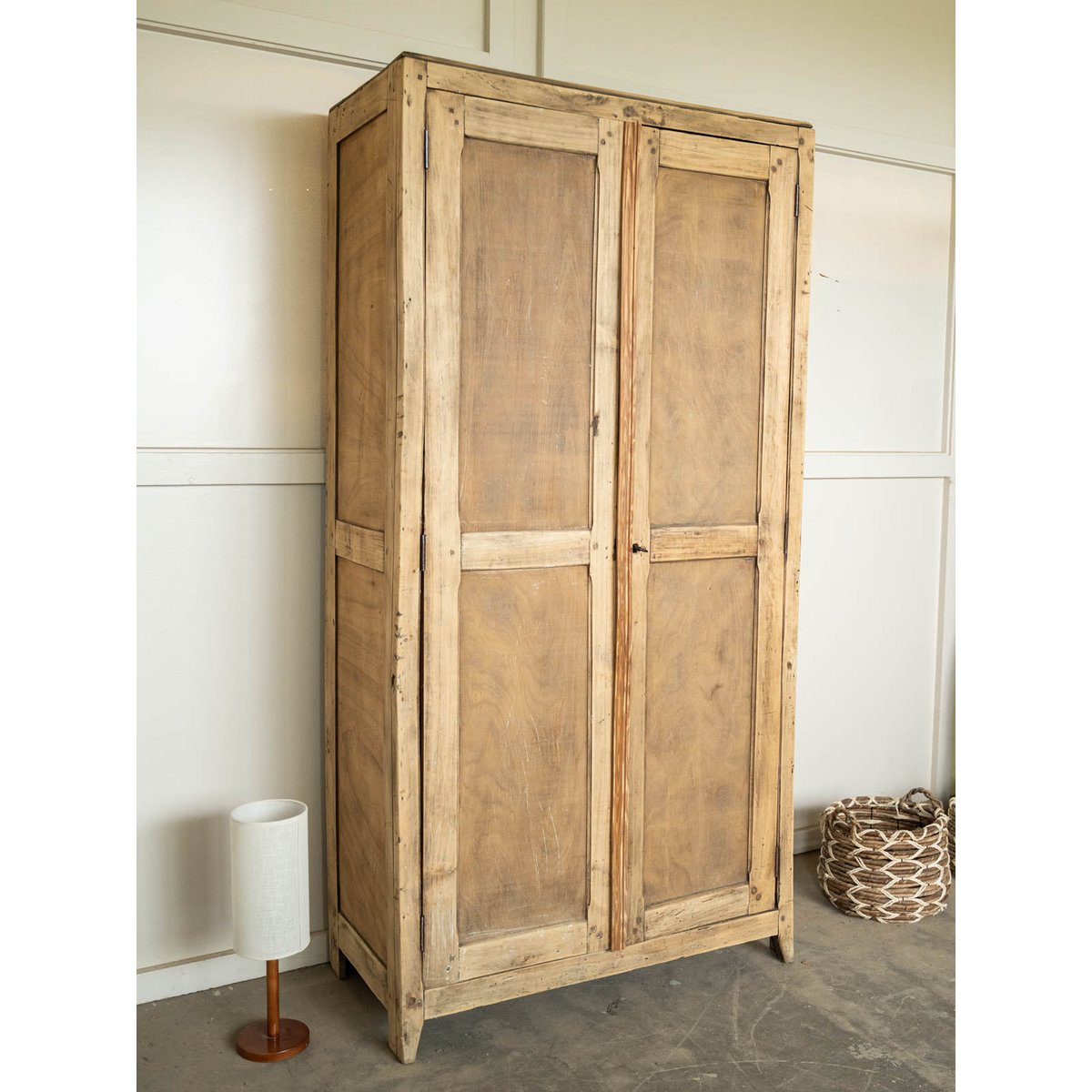 Armoire parisienne en bois clair Blandine N°520 - Bon état bois clair, DEBONGOUT