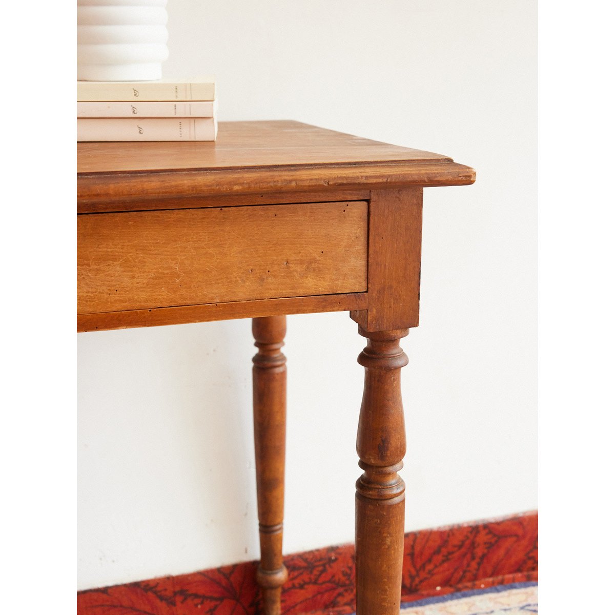 Table d'appoint en bois Francine N°1630 - Bon état bois clair, DEBONGOUT