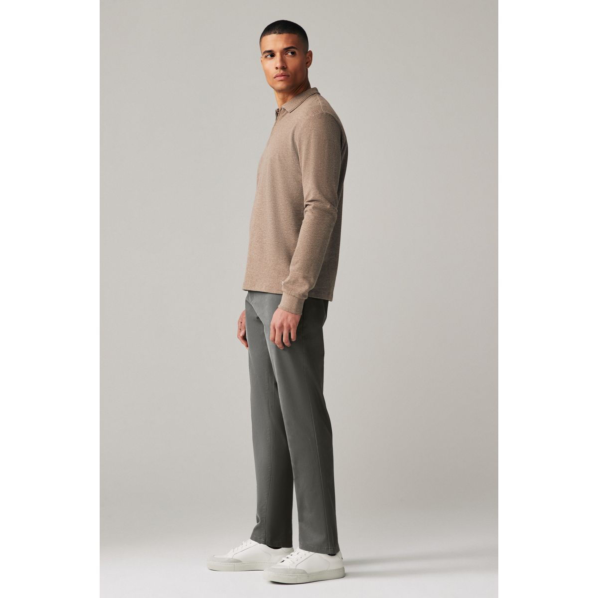 Pantalon chino stretch coupe slim, lot de 3 bleu, gris, marine, NEXT