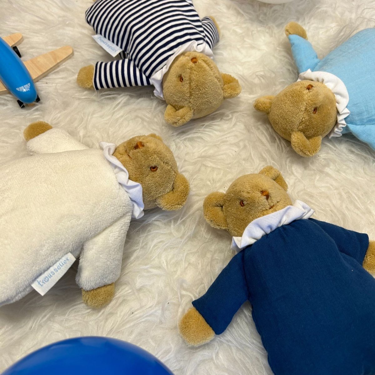 Doudou avec hochet bleu, blanc, marron, TROUSSELIER