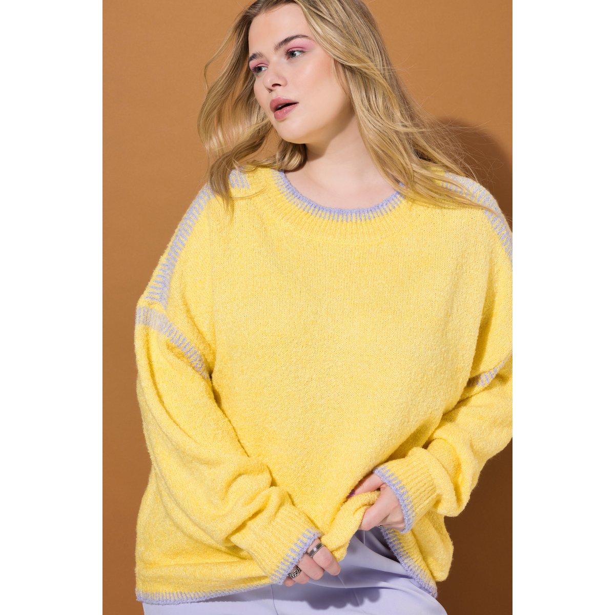 Pull oversize, coutures fantaisie jaune tendre, STUDIO UNTOLD