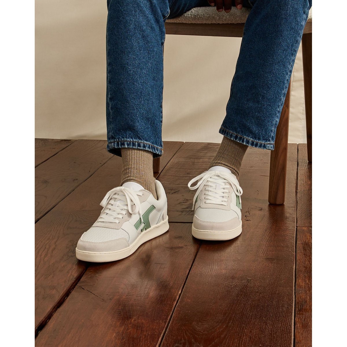 Baskets basses cuir suede HAZEL blanc et lichen et bleu marine, FAGUO
