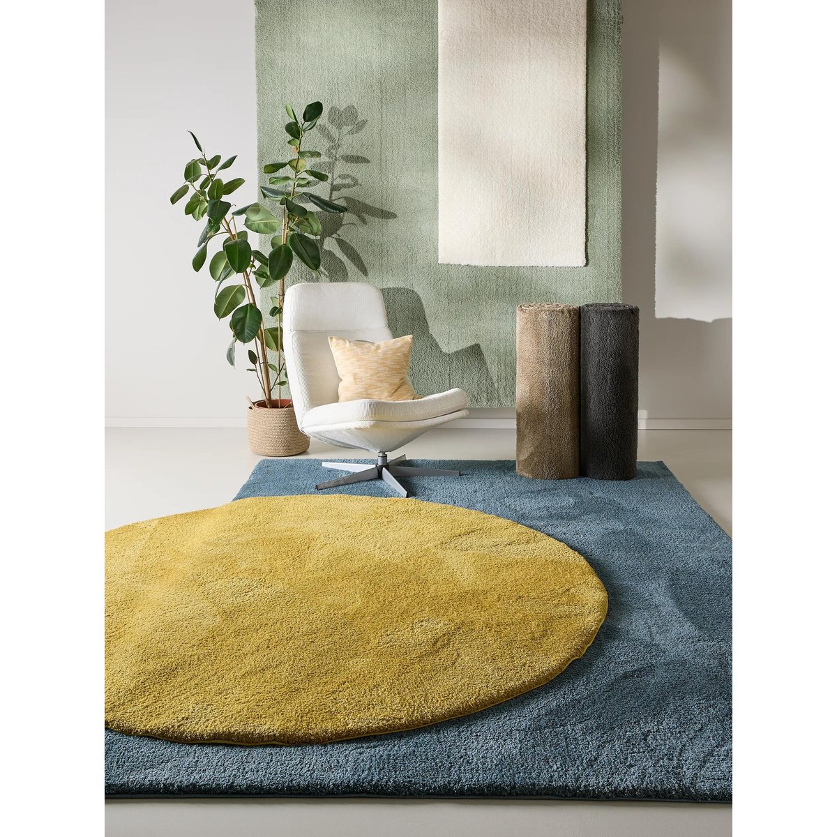 Tapis à poils longs SODA bleu foncé, BENUTA