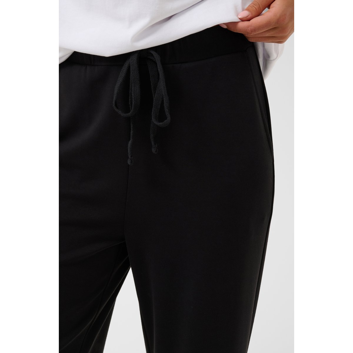 Pantalon casual noir, KAFFE