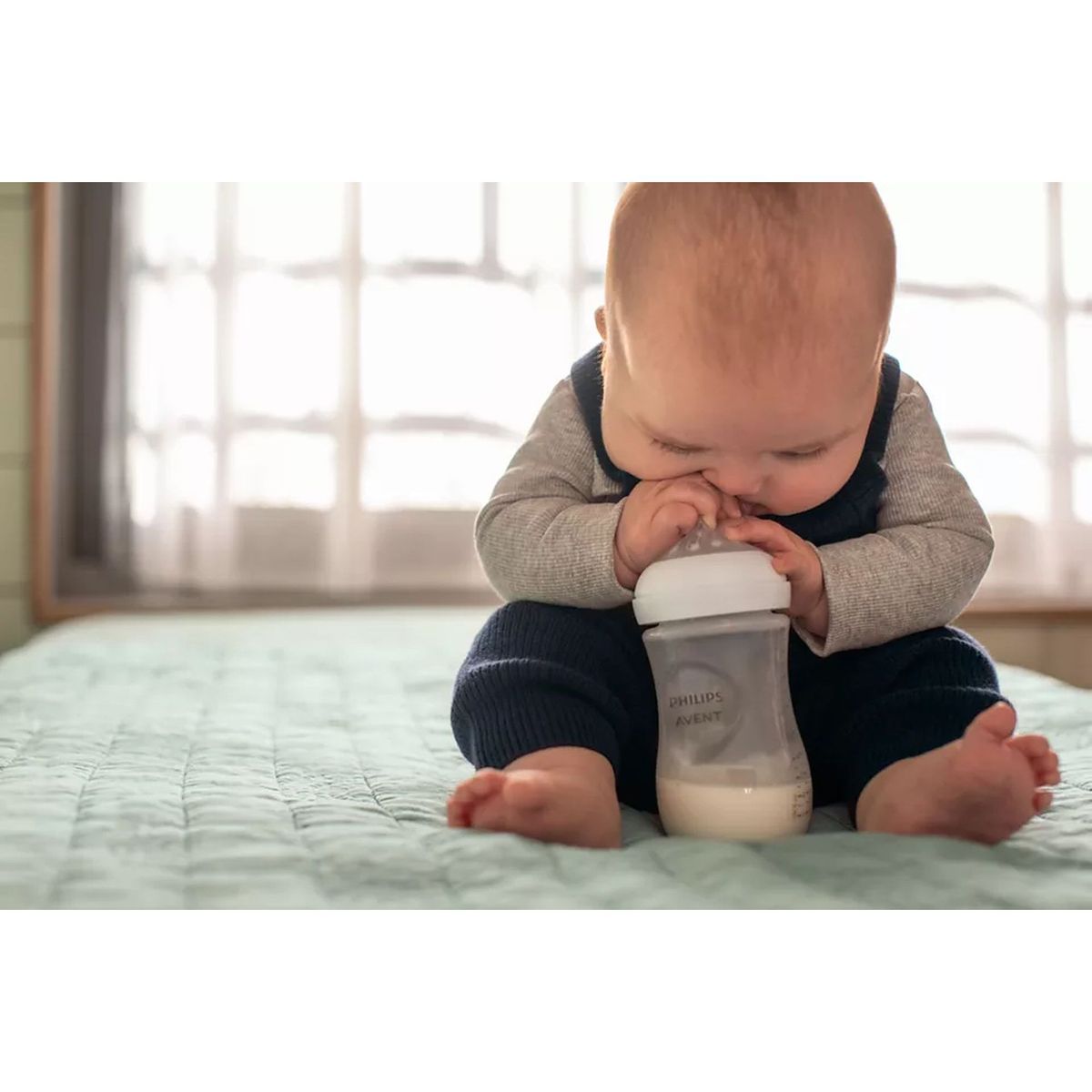 Biberon Naturel 260 ml avec valve couleur unique, PHILIPS AVENT