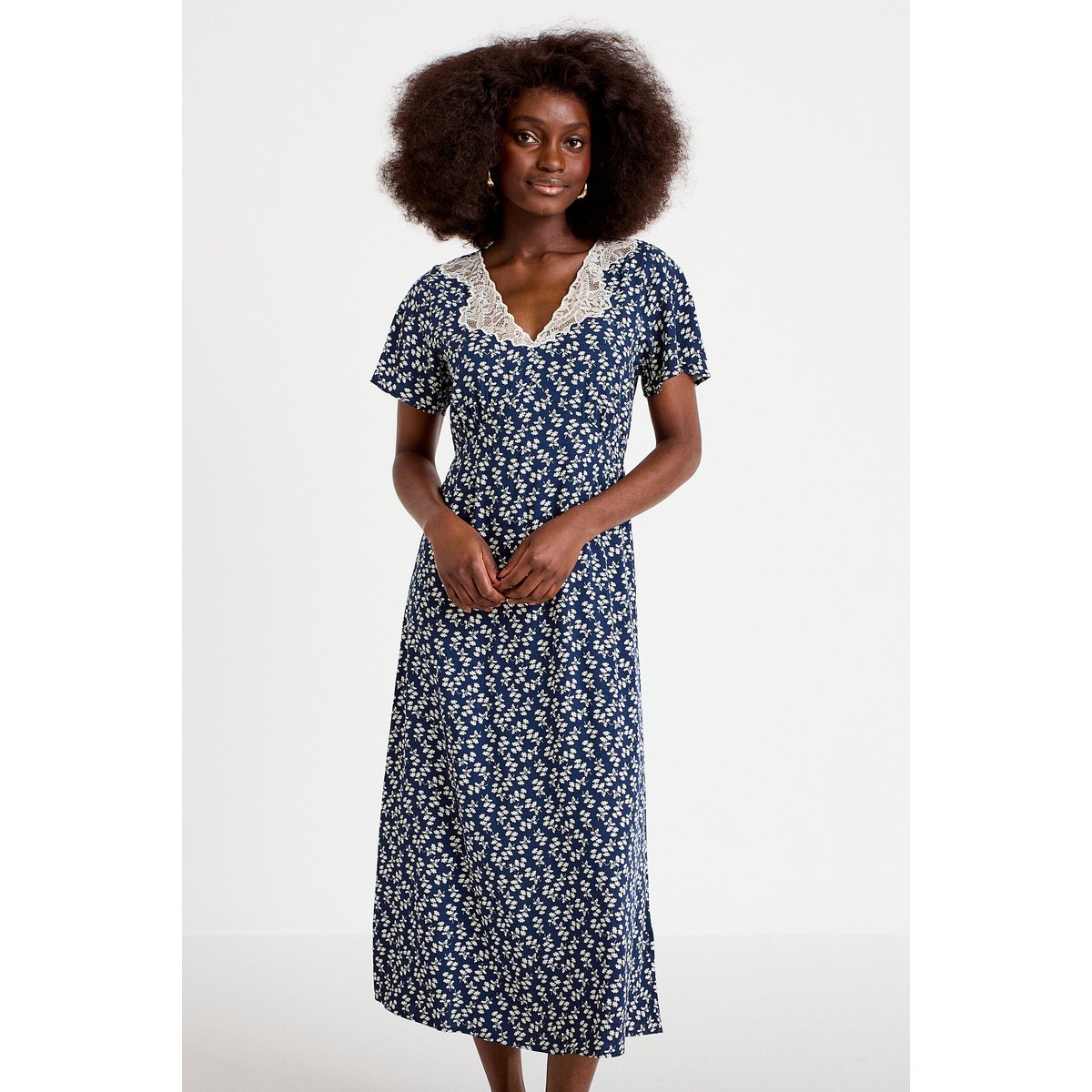 Robe longue évasée col v dentelle bleu marine, CACHE CACHE