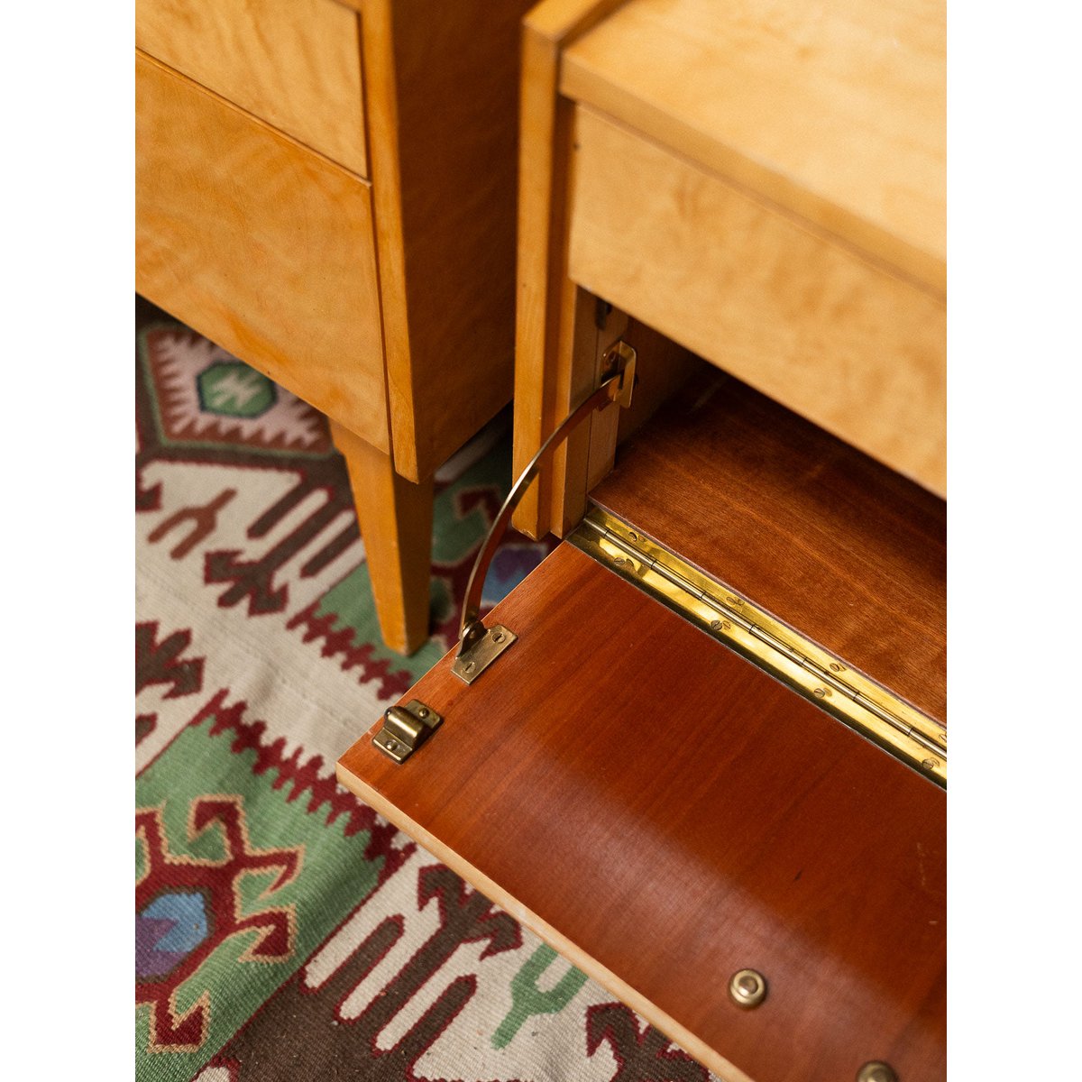Paire de tables de chevets Maïa N°1534 - Bon état bois clair, DEBONGOUT
