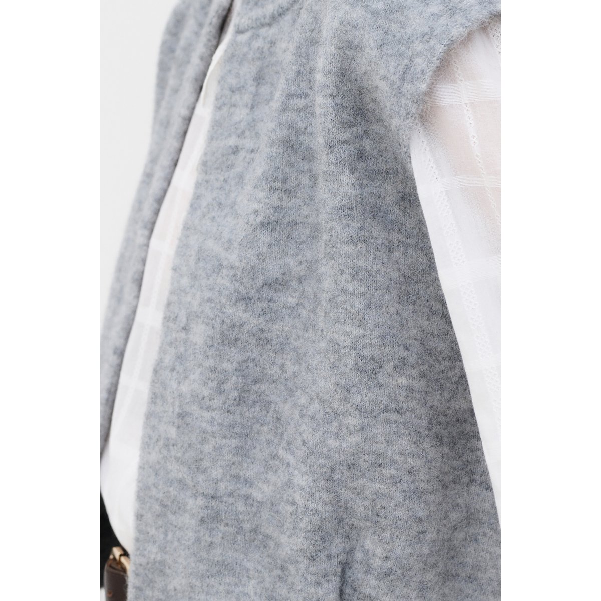 Gilet droit col rond MANISSA gris, CAROLL