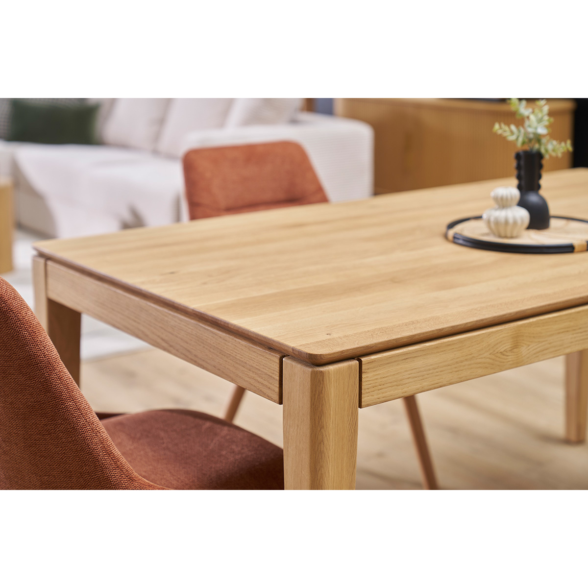 Table à manger rectangulaire extensible rallonge intégrée en bois clair chêne massif L160-245 cm NELYA bois brut, MILIBOO