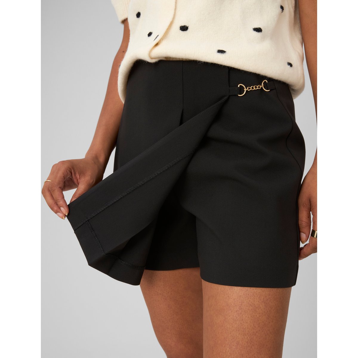 Jupe-short noir, BZB