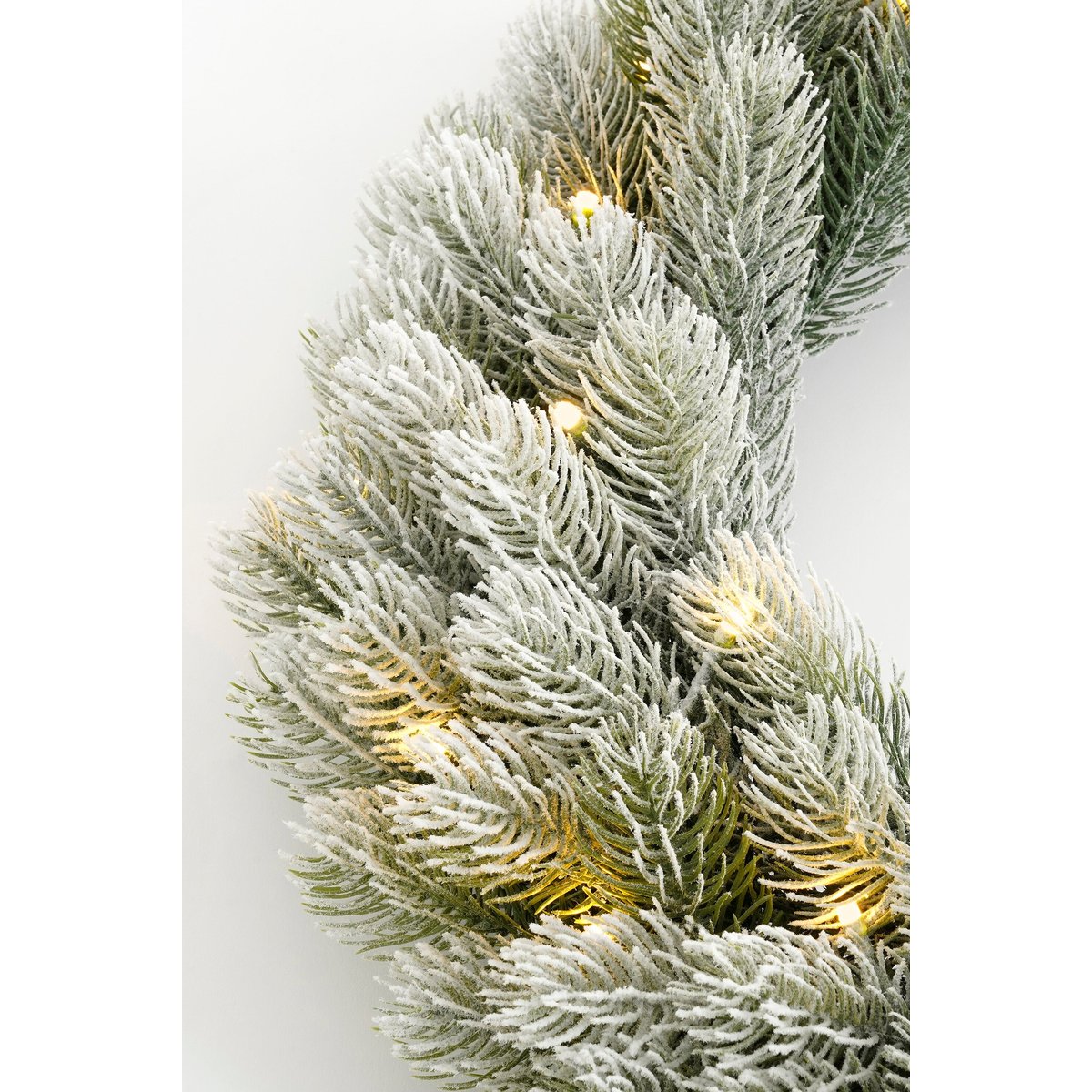 Couronne de Noël enneigée avec LED Ø45 cm NAGOYA vert, BLACK BOX TREES