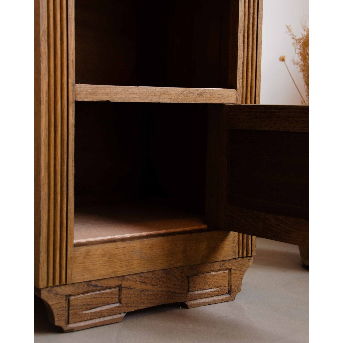 Table de chevet en marbre et bois Odile N°1399 - Bon état rose, DEBONGOUT