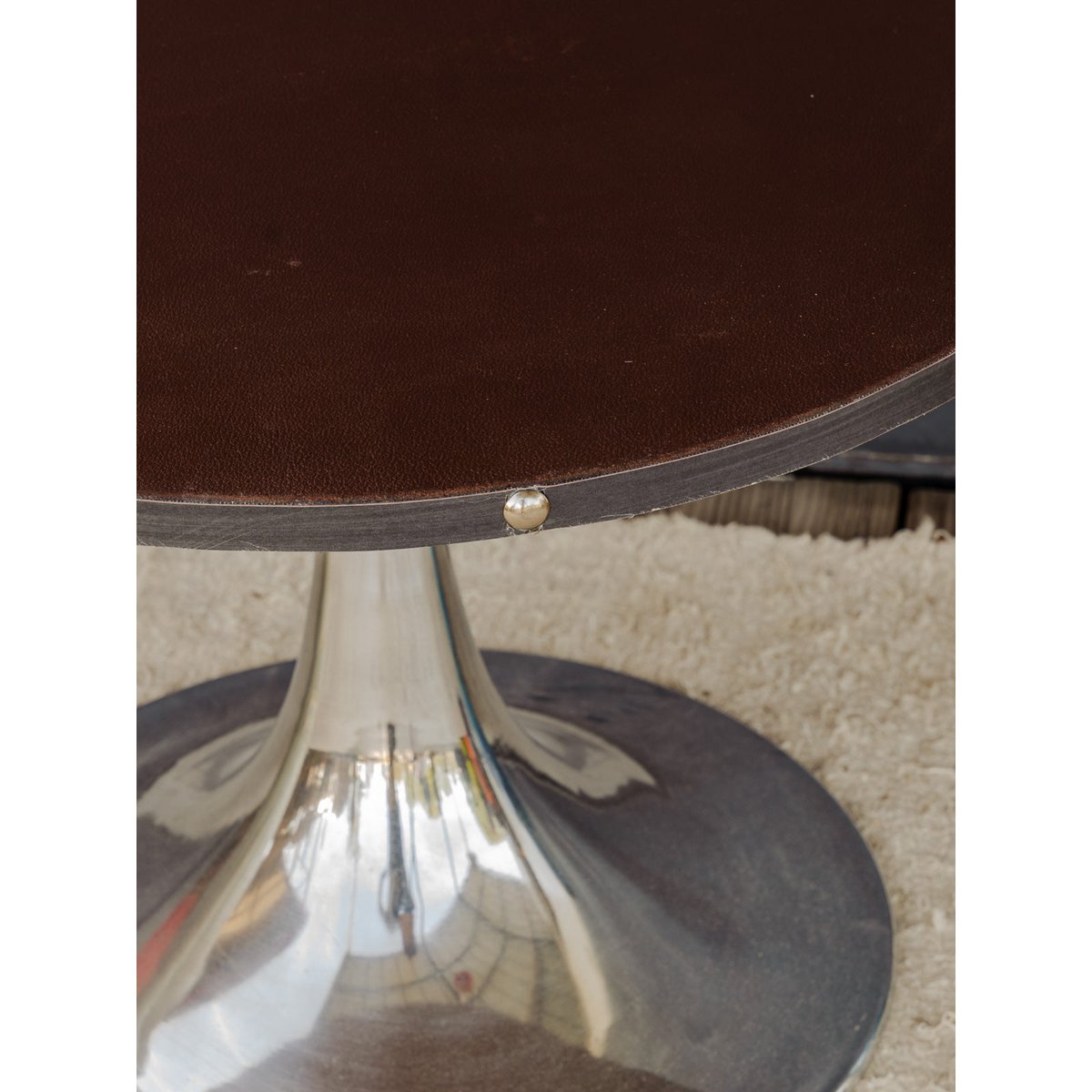 Table d'appoint chromée et en cuir noir Hanna N°1525 - Bon état noir, DEBONGOUT