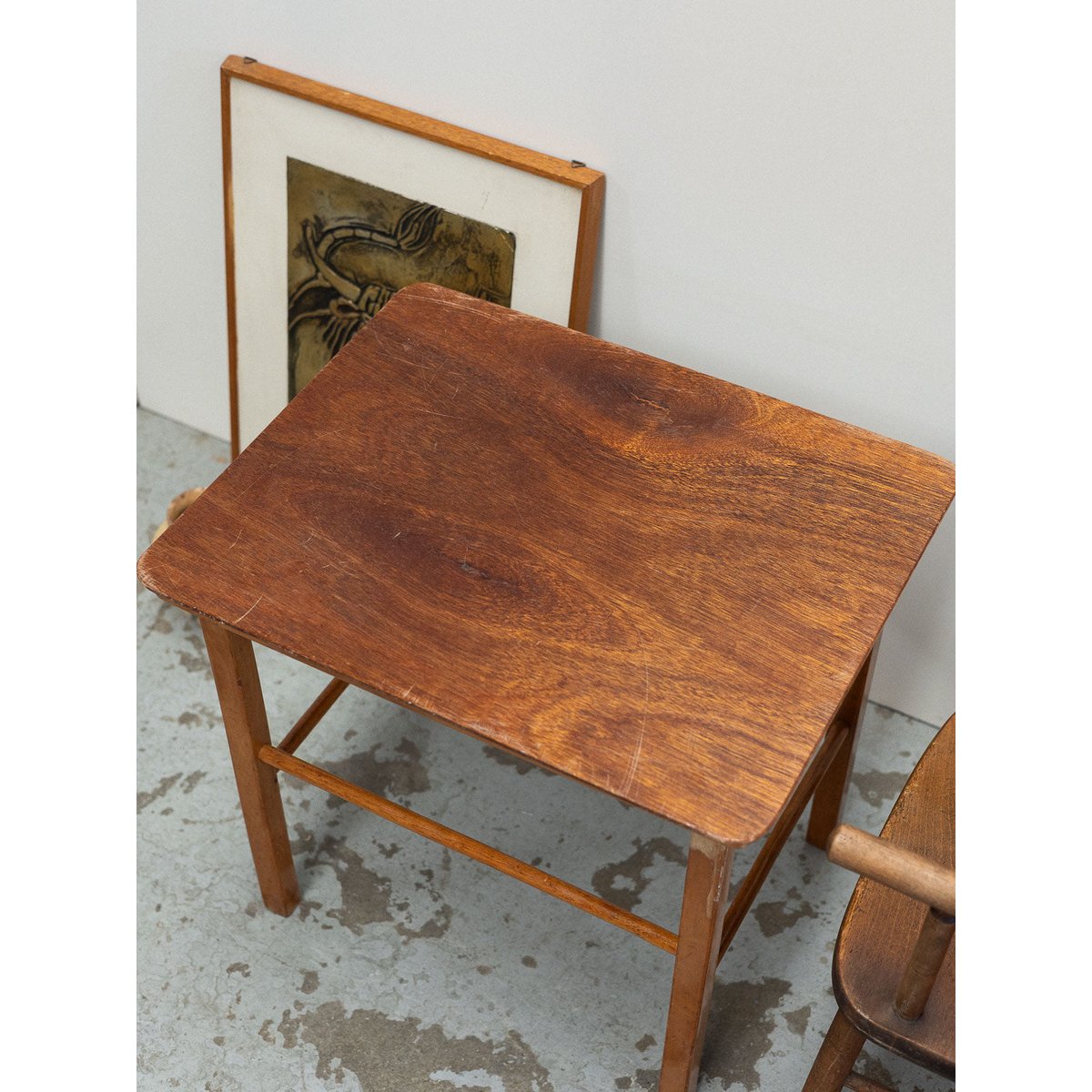 Table d'appoint en bois Francine N°1513 - Bon état bois foncé, DEBONGOUT